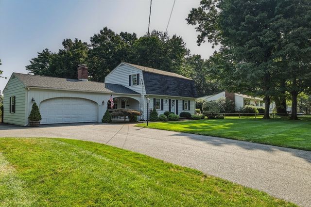 71 Cedar Rd, Longmeadow, MA 01106