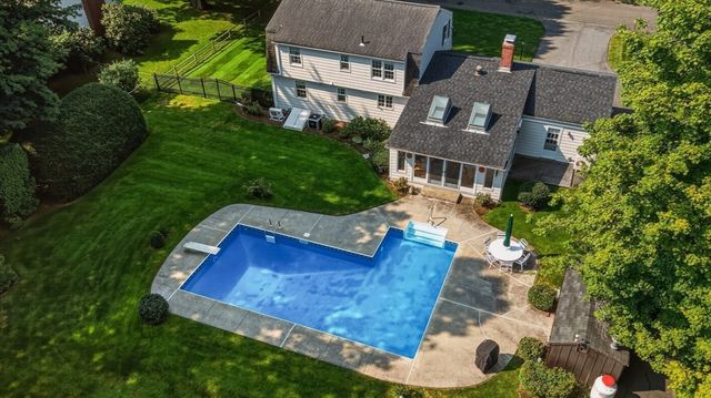 71 Cedar Rd, Longmeadow, MA 01106