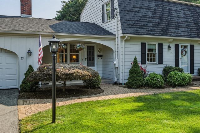 71 Cedar Rd, Longmeadow, MA 01106
