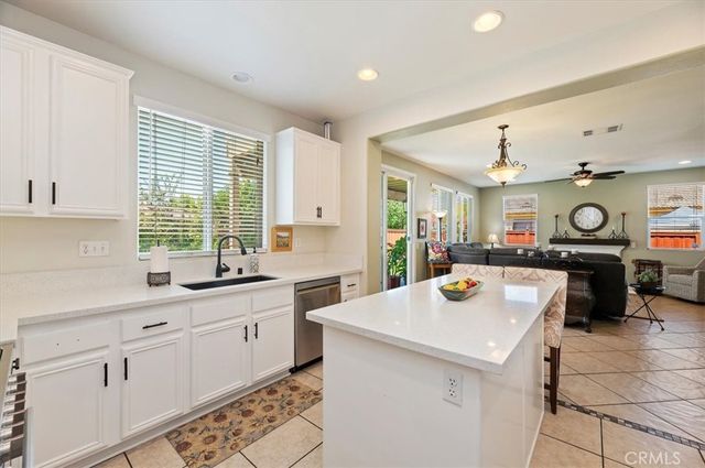 533 Divine Way, San Jacinto, CA 92583