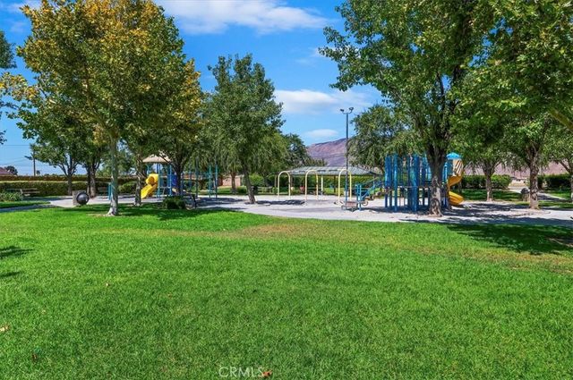 533 Divine Way, San Jacinto, CA 92583