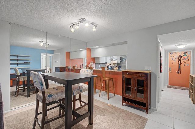 221 CARYL WAY 221, Oldsmar, FL 34677