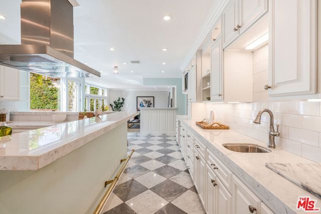 143 Marguerita Avenue, Santa Monica, CA 90402