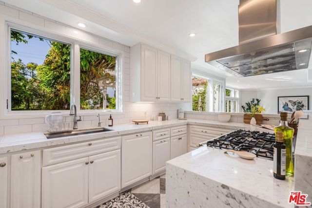 143 Marguerita Avenue, Santa Monica, CA 90402