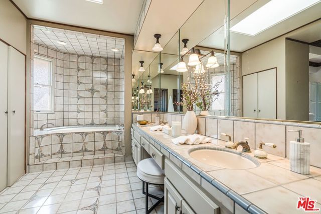 143 Marguerita Avenue, Santa Monica, CA 90402