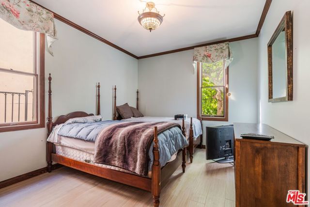 143 Marguerita Avenue, Santa Monica, CA 90402