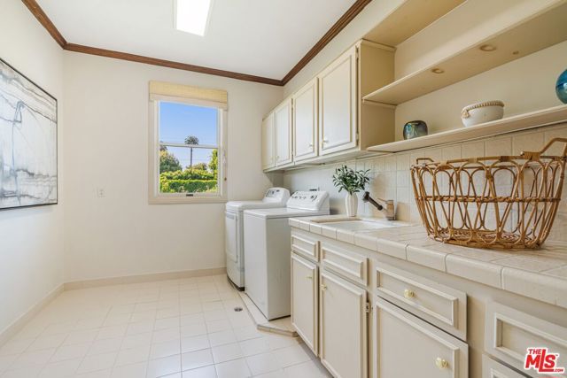 143 Marguerita Avenue, Santa Monica, CA 90402
