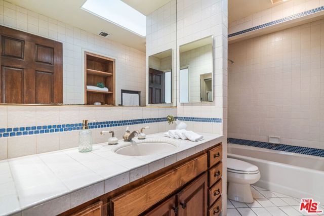143 Marguerita Avenue, Santa Monica, CA 90402