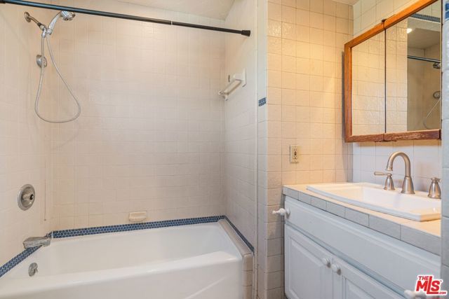 143 Marguerita Avenue, Santa Monica, CA 90402