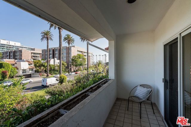 143 Marguerita Avenue, Santa Monica, CA 90402