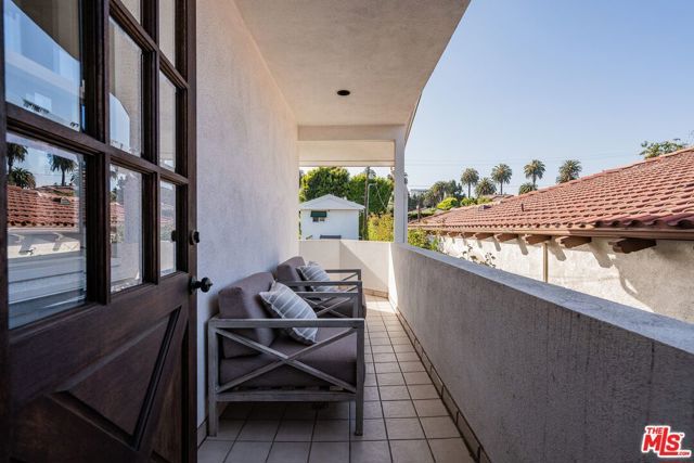 143 Marguerita Avenue, Santa Monica, CA 90402