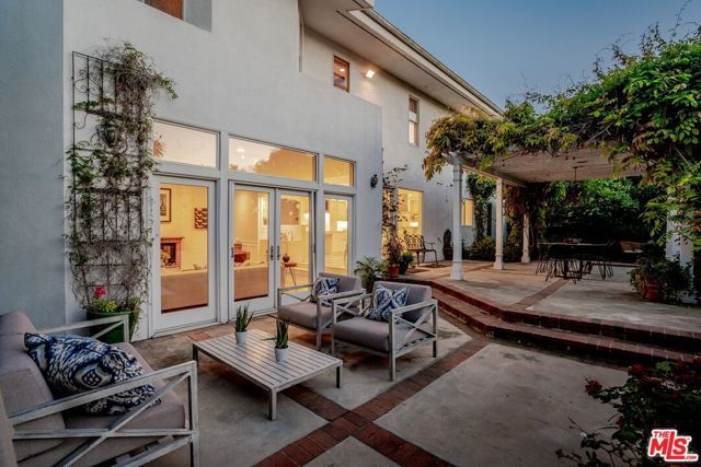 143 Marguerita Avenue, Santa Monica, CA 90402