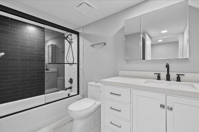 3040 Lake Shore Drive 101, Riviera Beach, FL 33404
