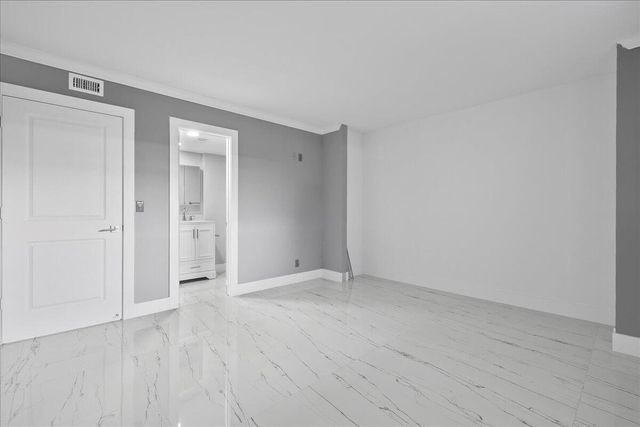 3040 Lake Shore Drive 101, Riviera Beach, FL 33404