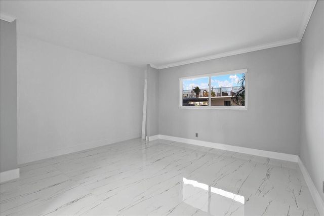 3040 Lake Shore Drive 101, Riviera Beach, FL 33404