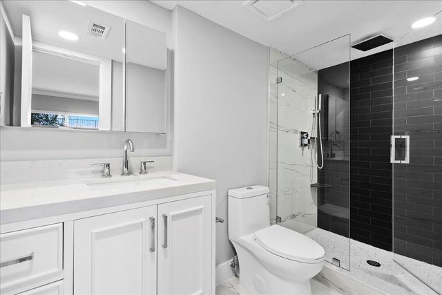 3040 Lake Shore Drive 101, Riviera Beach, FL 33404