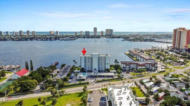 3040 Lake Shore Drive 101, Riviera Beach, FL 33404