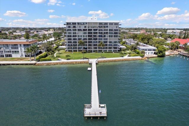 3040 Lake Shore Drive 101, Riviera Beach, FL 33404