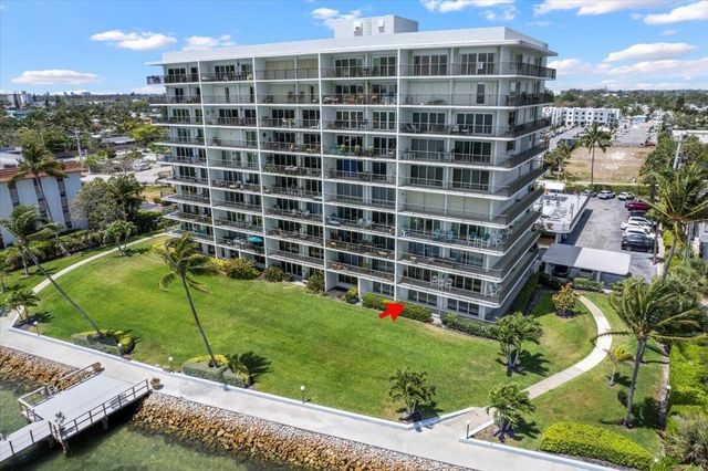 3040 Lake Shore Drive 101, Riviera Beach, FL 33404