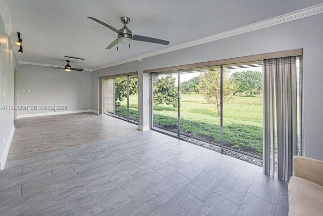 5311 Banyan Ln, Tamarac, FL 33319