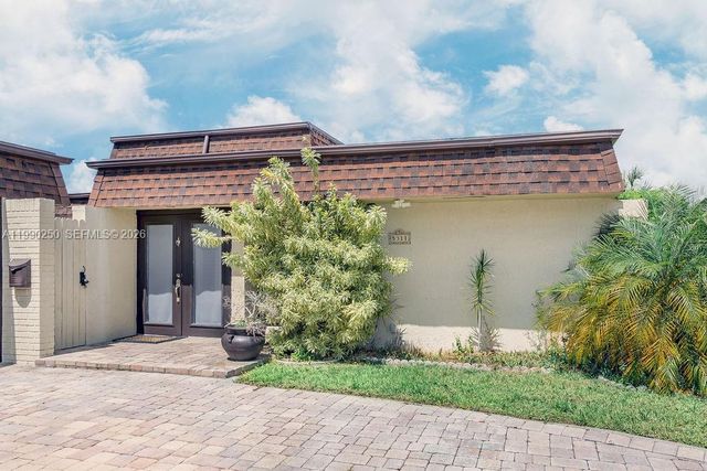 5311 Banyan Ln, Tamarac, FL 33319