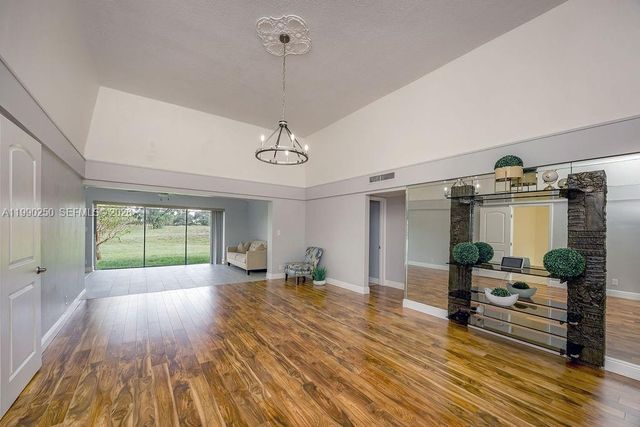 5311 Banyan Ln, Tamarac, FL 33319