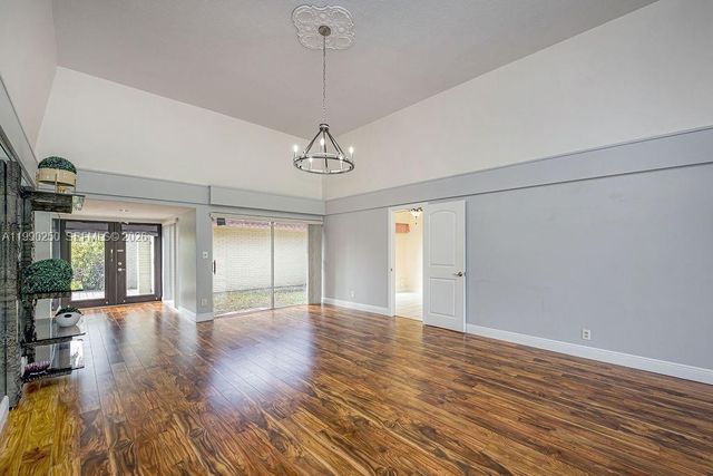 5311 Banyan Ln, Tamarac, FL 33319