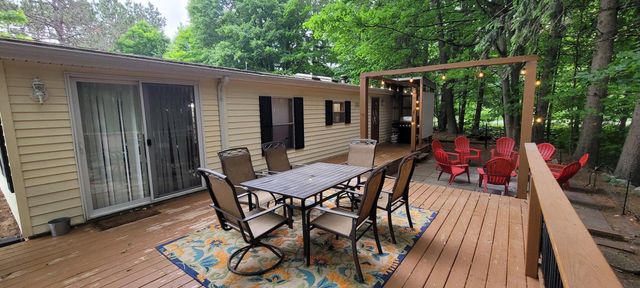 2215 N Holiday Drive, Mears, MI 49436