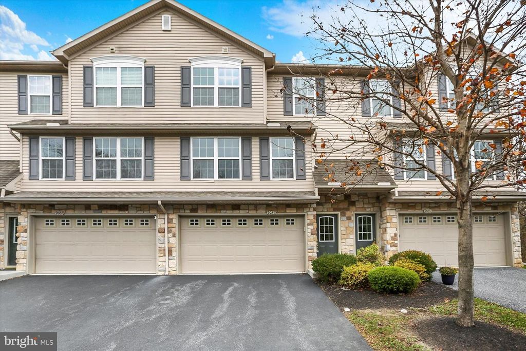 9089 JOYCE LN, Hummelstown, PA 17036