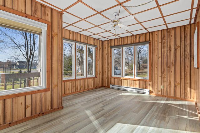 35 Knollwood Street W, Annandale, MN 55302