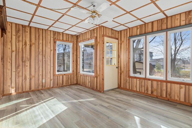 35 Knollwood Street W, Annandale, MN 55302