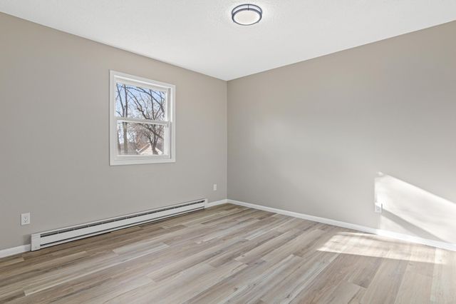 35 Knollwood Street W, Annandale, MN 55302