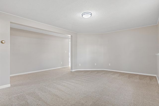 35 Knollwood Street W, Annandale, MN 55302