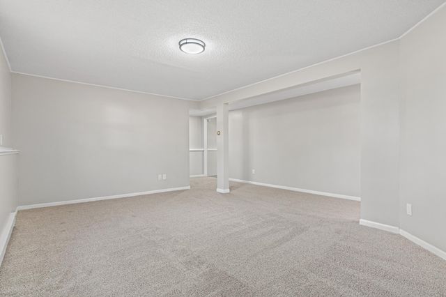 35 Knollwood Street W, Annandale, MN 55302