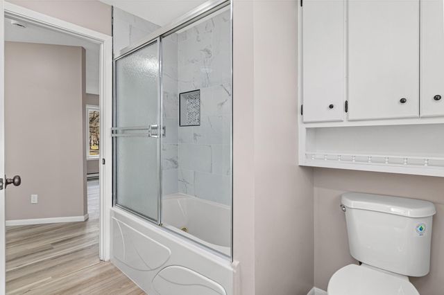 35 Knollwood Street W, Annandale, MN 55302