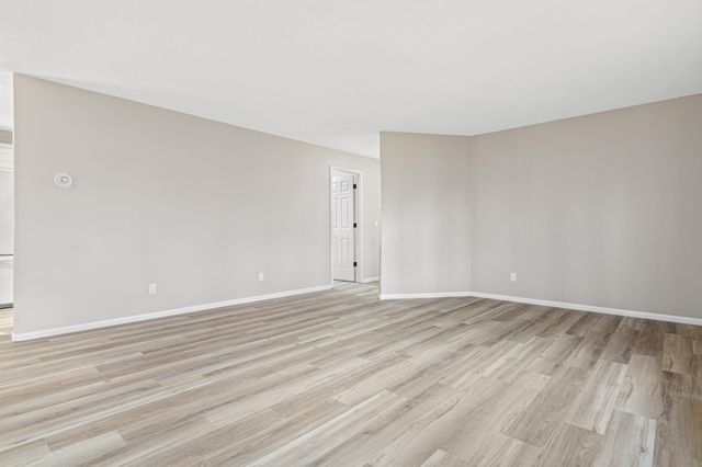 35 Knollwood Street W, Annandale, MN 55302