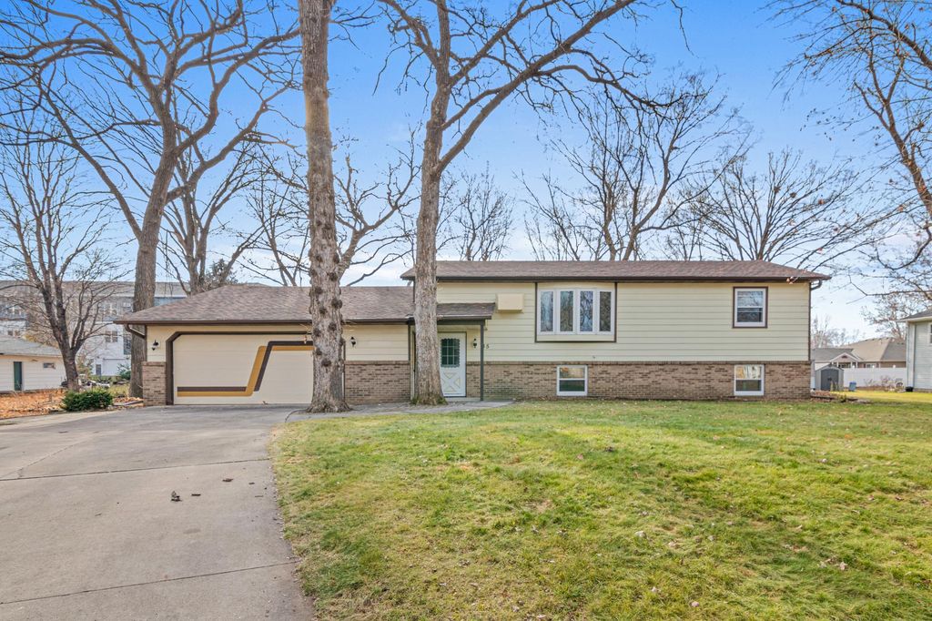 35 Knollwood Street W, Annandale, MN 55302
