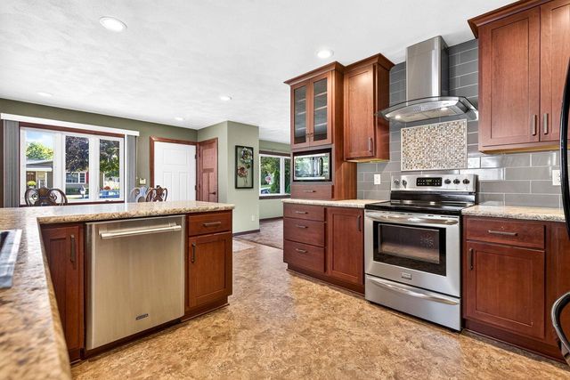 113 E CAMERON STREET, New London, WI 56961