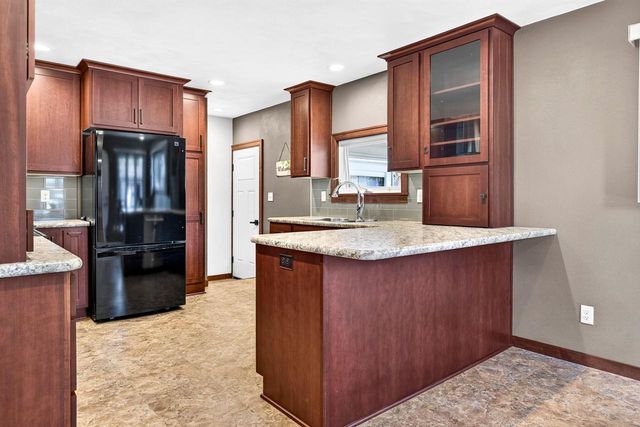113 E CAMERON STREET, New London, WI 56961