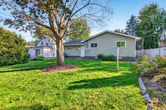 113 E CAMERON STREET, New London, WI 56961