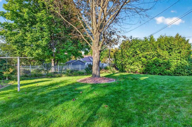 113 E CAMERON STREET, New London, WI 56961