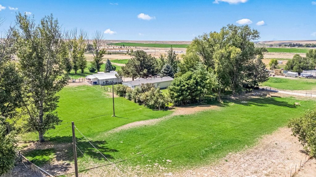 9095 W Edgeview Ln, Eagle, ID 83616