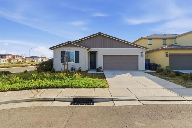 1808 Tiki Ave, Manteca, CA 95337