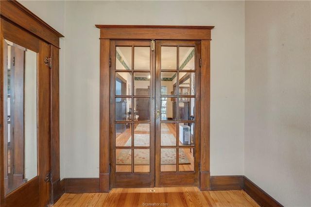 501 W Buck Street, Caldwell, TX 77836