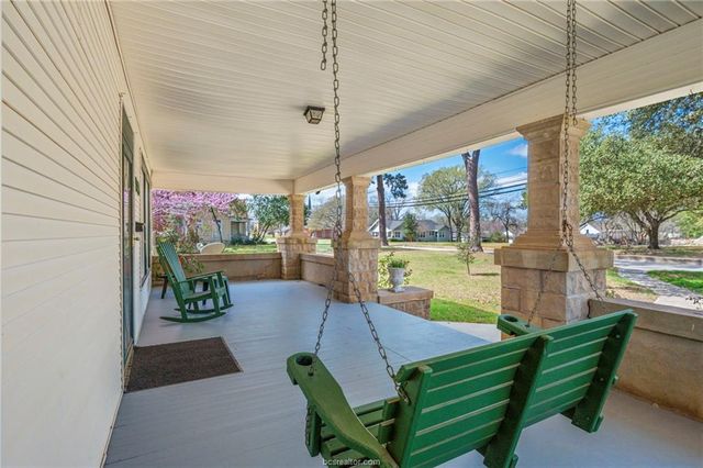 501 W Buck Street, Caldwell, TX 77836