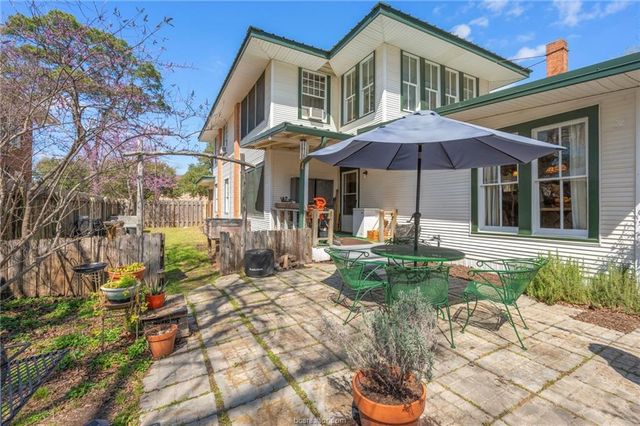 501 W Buck Street, Caldwell, TX 77836