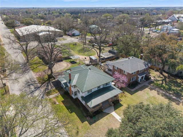 501 W Buck Street, Caldwell, TX 77836