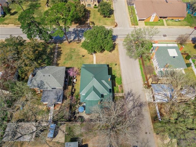 501 W Buck Street, Caldwell, TX 77836
