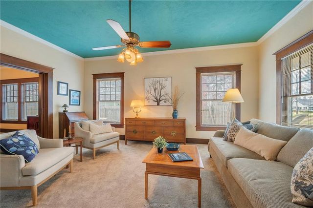 501 W Buck Street, Caldwell, TX 77836