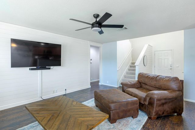 1001 Sweet Gum DR, Kyle, TX 78640